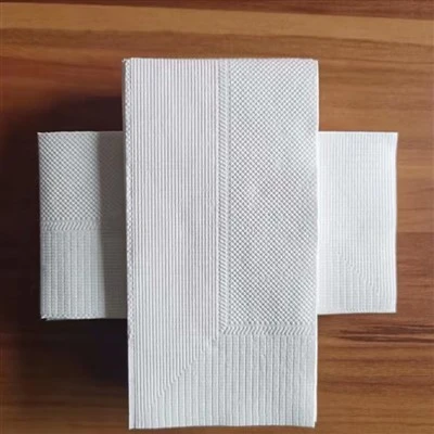 Guardanapos de bebidas com dobra de 1/8